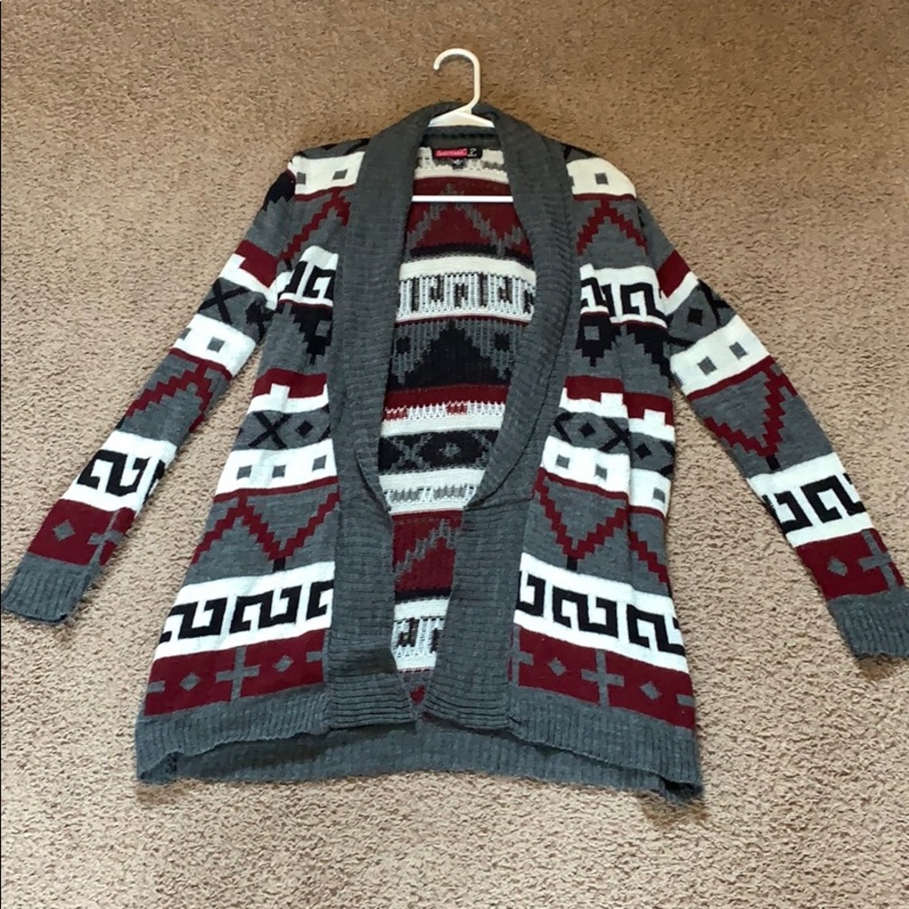 ❤️3/$10 SALE❤️ Aztec Print Cardigan